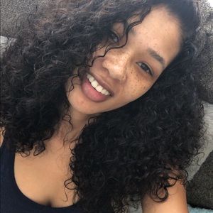 Meet your Posher, Cynthia